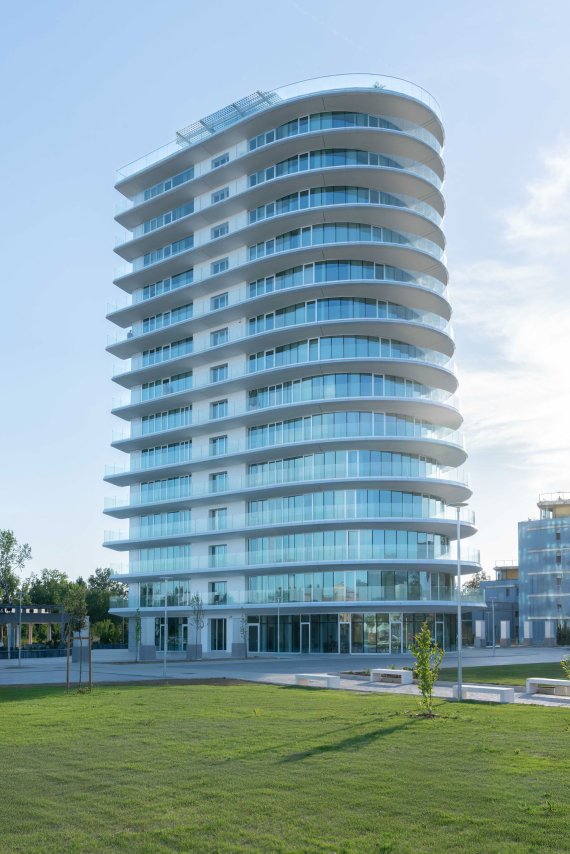 North-Tower-esterni