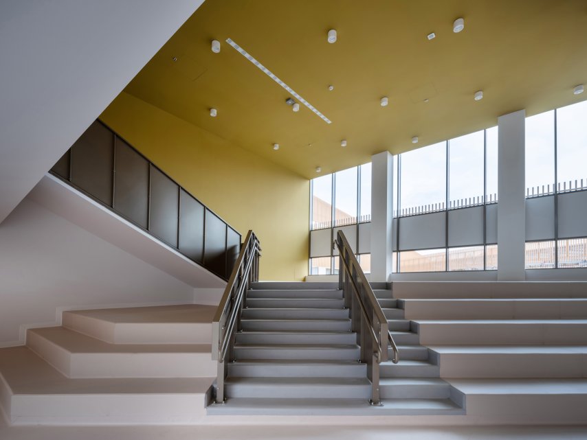 Nuova-Scuola-Primaria-Civic-Center-Settimo-Torinese-hall-2